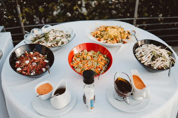 Maîtrisez l'art du saumon gravlax au citron et à l'aneth : conseils pratiques et secrets de marinage !